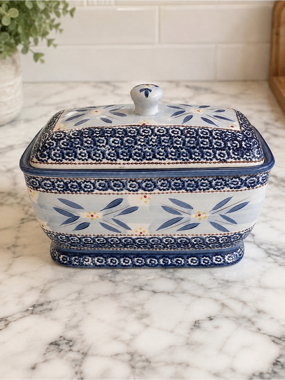 Temp-Tations Old World Blue hand-painted ceramic bread box / covered baker